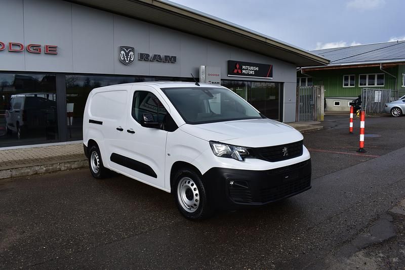 Neu Peugeot Partner 136 PS (100 kW) 2025 Weiss Van / Kleinbus