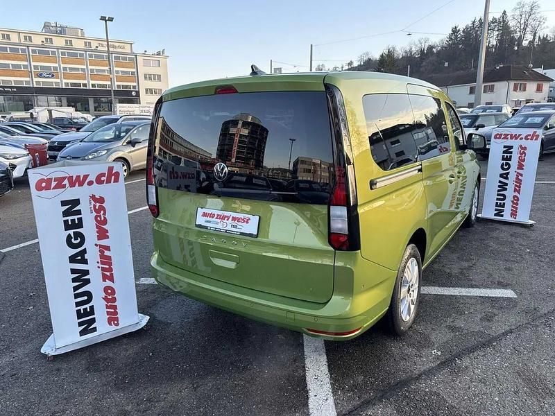 Neu VW Caddy Maxi 116 PS (85 kW) 2025 Grün Van / Kleinbus