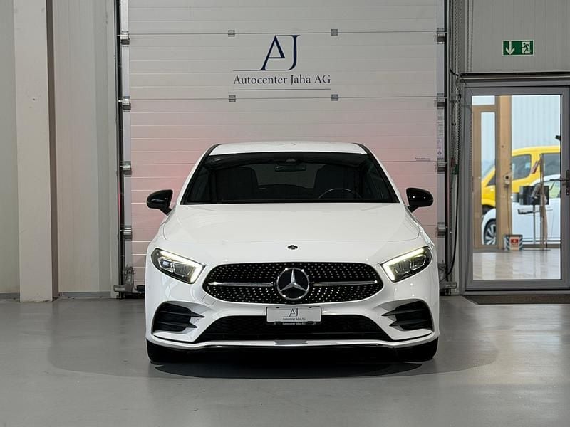 Gebraucht Mercedes A200 AMG line 163 PS (119 kW) 2021 Limousine