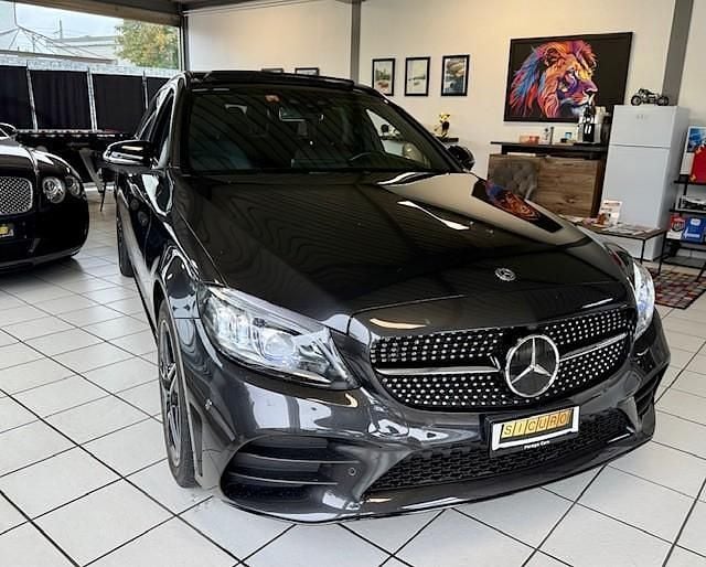 Gebraucht Mercedes C220 AMG line 194 PS (142 kW) 2021
