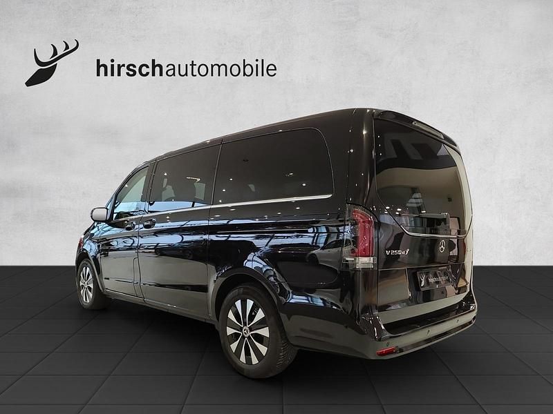 Gebraucht Mercedes V250 Avantgarde 190 PS (139 kW) 2024 Schwarz Van / Kleinbus