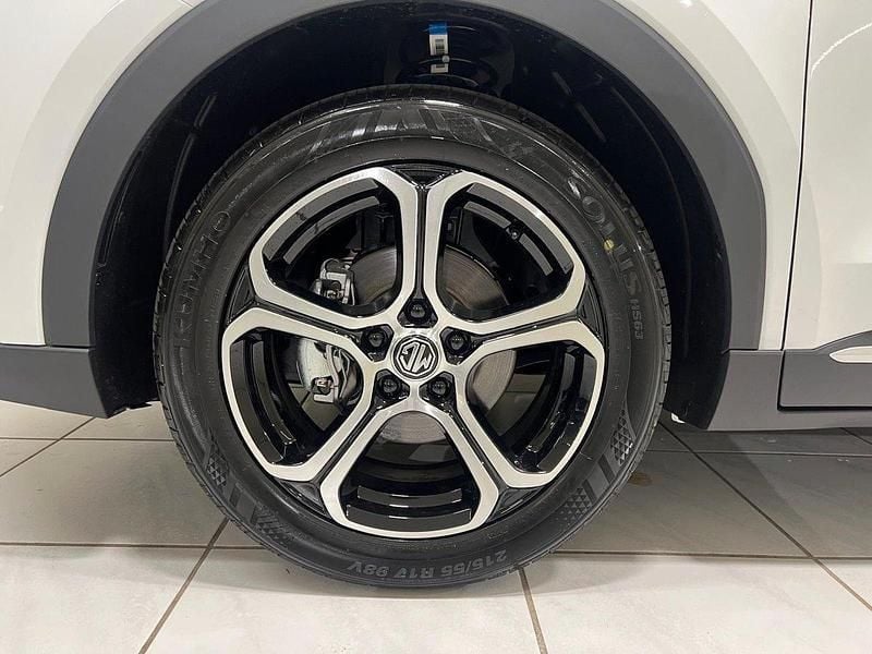 Neu MG ZS Comfort 116 PS (85 kW) 2025 Weiss Limousine