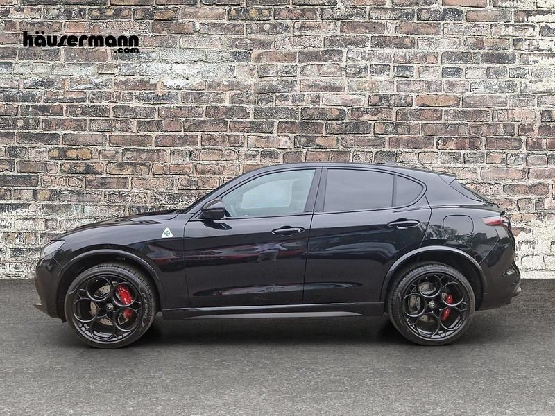 Neu Alfa Romeo Stelvio Quadrifoglio 519 PS (381 kW) 2025 Schwarz SUV