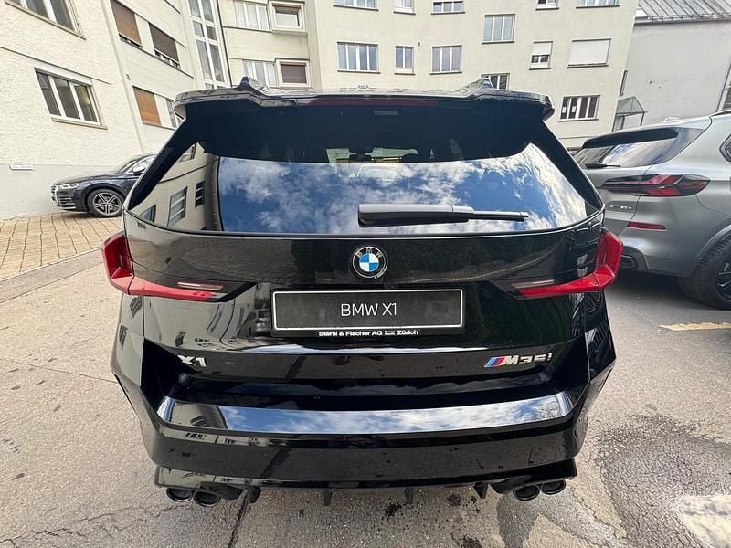Neu BMW X1 Luxury Line 300 PS (220 kW) 2026 Schwarz SUV
