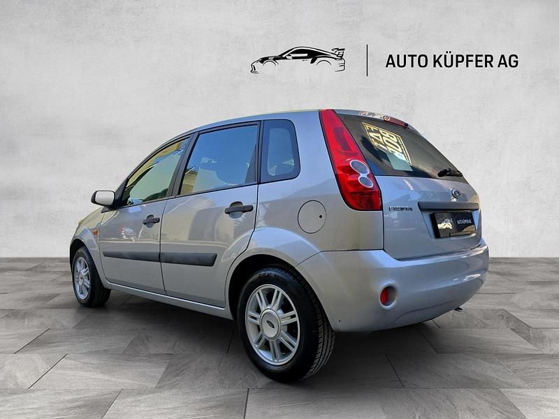 Gebraucht Ford Fiesta Trend 80 PS (58 kW) 2007 Kleinwagen