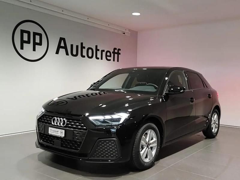 Schwarz Neu 2025 Audi A1 Sportback Attraction Kleinwagen | CHF 31’950 (Superpreis) - Bild 1/4