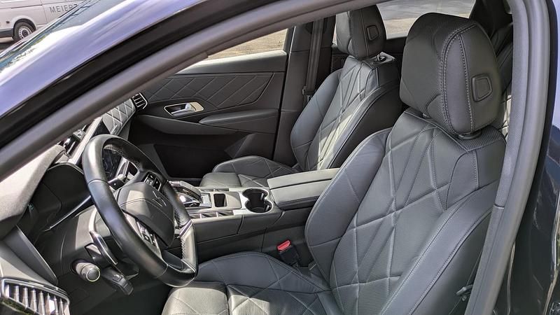 Gebraucht DS Automobiles DS7 Crossback Be Chic 300 PS (220 kW) 2021 SUV