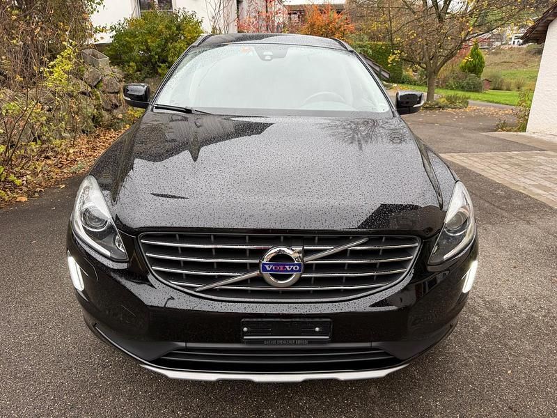 Gebraucht Volvo XC60 R-Design Kinetic 190 PS (139 kW) 2016 SUV