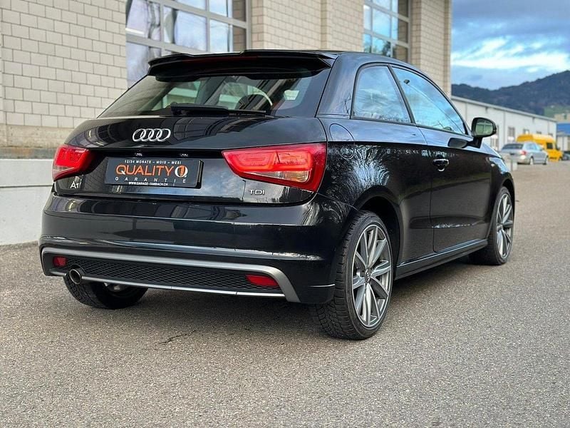 Gebraucht Audi A1 Attraction 90 PS (66 kW) 2018 Schwarz Kleinwagen