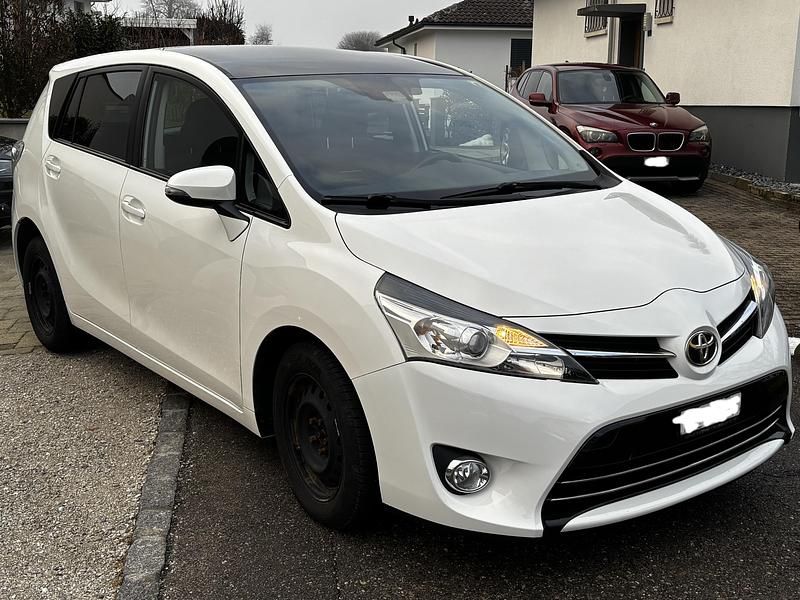 Gebraucht 2017 Toyota Verso Multidrive S Van / Kleinbus | CHF 17’900 (Fairer Preis) - Bild 1/4