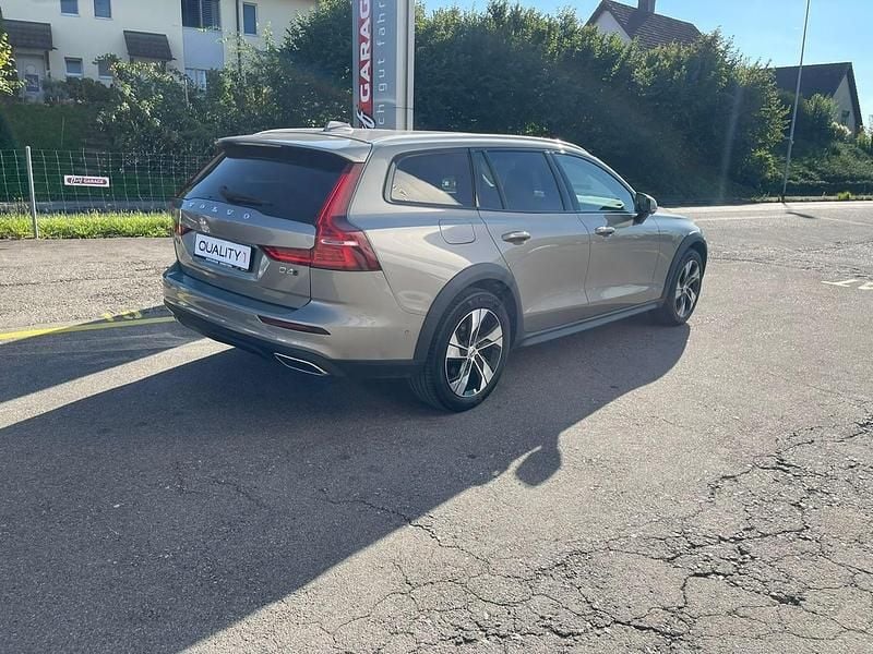 Gebraucht Volvo V60 CC 190 PS (139 kW) 2020 Kombi