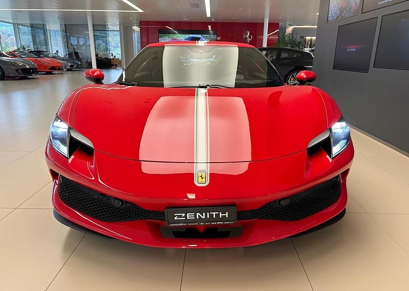 Gebraucht Ferrari 296 830 PS (610 kW) 2023 Rot Coupé