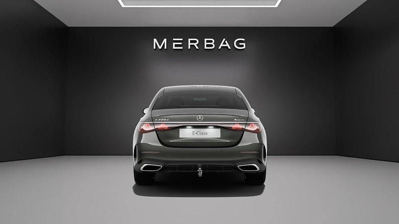 Neu Mercedes E220 197 PS (144 kW) 2025 Grau Limousine