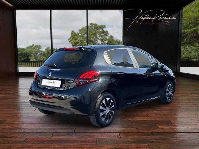 Gebraucht Peugeot 208 Style 82 PS (60 kW) 2017 Kleinwagen