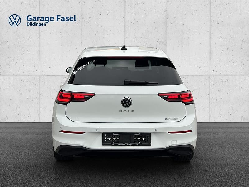 Gebraucht VW Golf VIII Life 204 PS (150 kW) 2025 Weiss Limousine