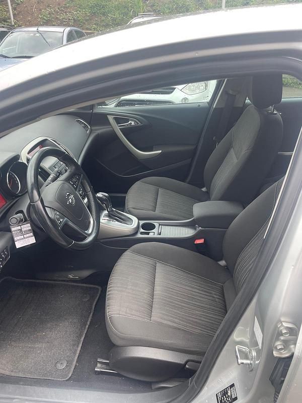 Gebraucht Opel Astra Sport 140 PS (102 kW) 2013