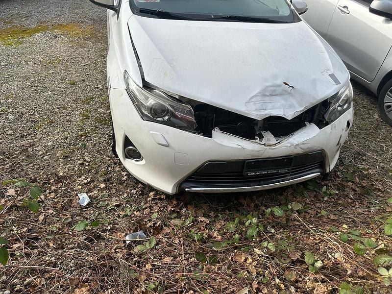 Gebraucht 2015 Toyota Auris Touring Sports Sol Kombi | CHF 8’100 - Bild 1/4