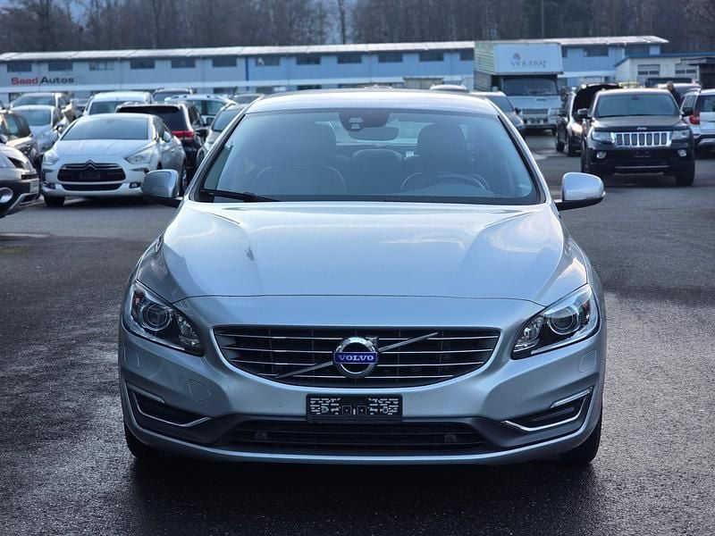 Gebraucht 2015 Volvo S60 R-Design Momentum Limousine | CHF 14’200 - Bild 1/4