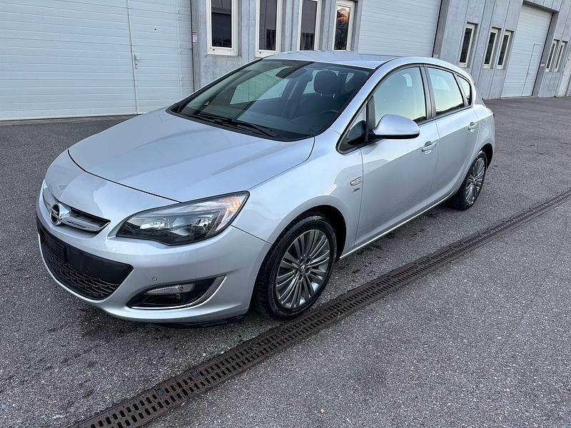 Gebraucht Opel Astra Active 120 PS (88 kW) 2014