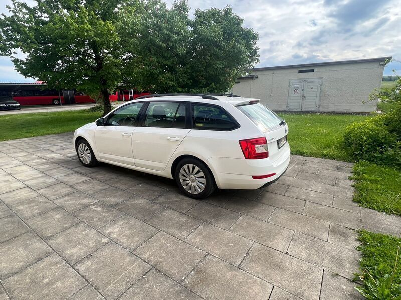 Gebraucht Skoda Octavia Ambition 105 PS (77 kW) 2013 Kombi