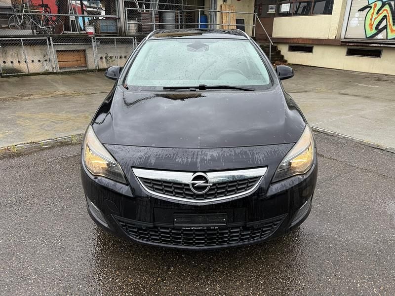 Gebraucht Opel Astra Sport 180 PS (132 kW) 2011