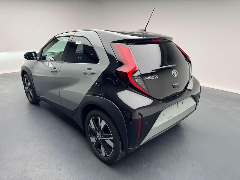 Neu Toyota Aygo X Trend 116 PS (85 kW) 2026 Grau SUV