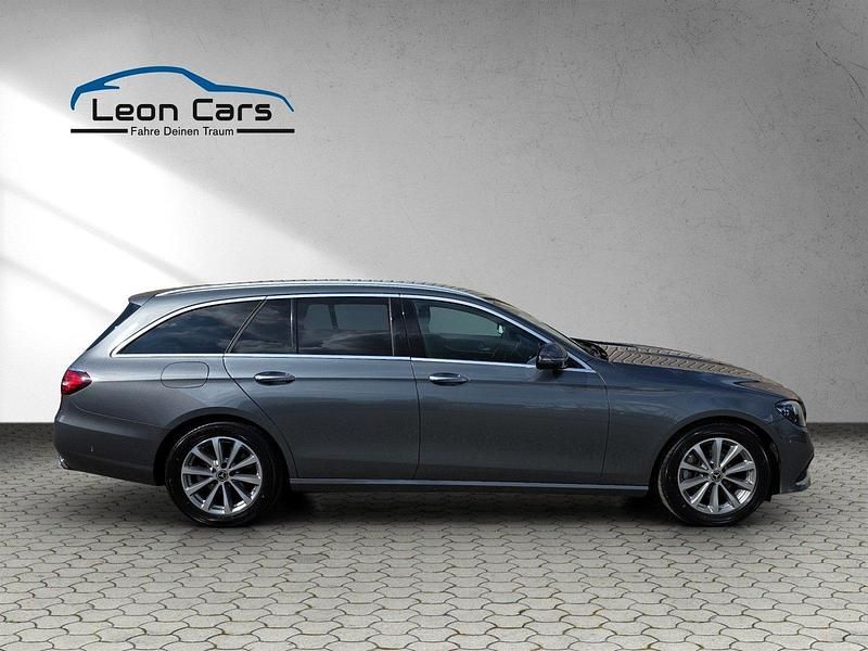 Gebraucht Mercedes E220 Avantgarde 194 PS (142 kW) 2021 Kombi