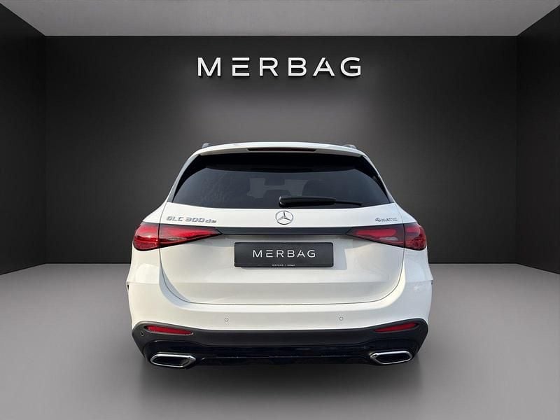 Neu Mercedes GLC300e 335 PS (246 kW) 2025 Weiss SUV