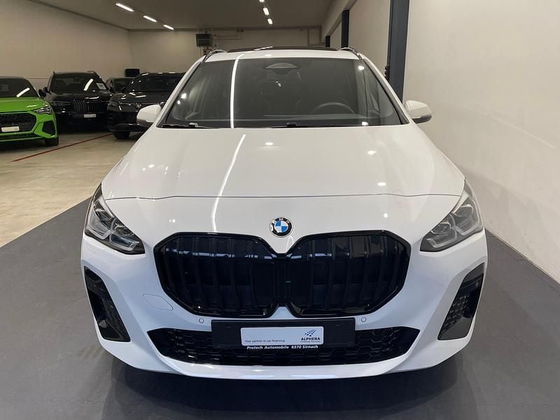 Gebraucht BMW 220 Active Tourer M Sport 170 PS (125 kW) 2025 Van / Kleinbus