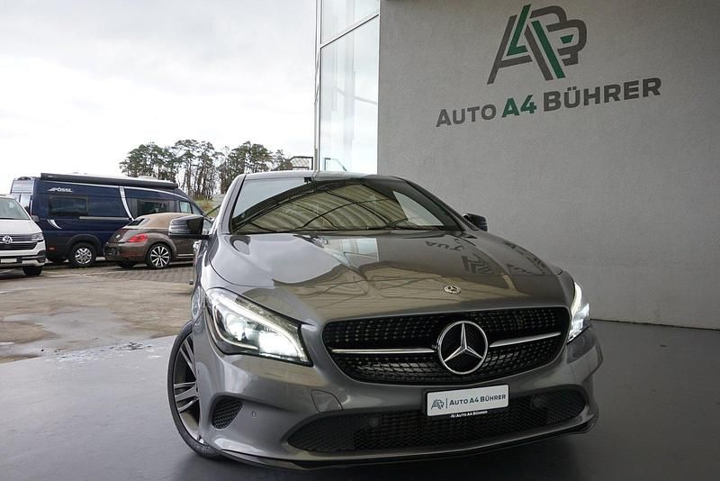 Gebraucht Mercedes CLA200 Urban 136 PS (100 kW) 2018 Kombi