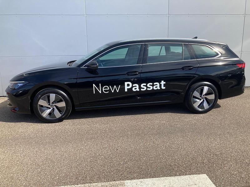 Gebraucht VW Passat Business 150 PS (110 kW) 2024 Schwarz Kombi