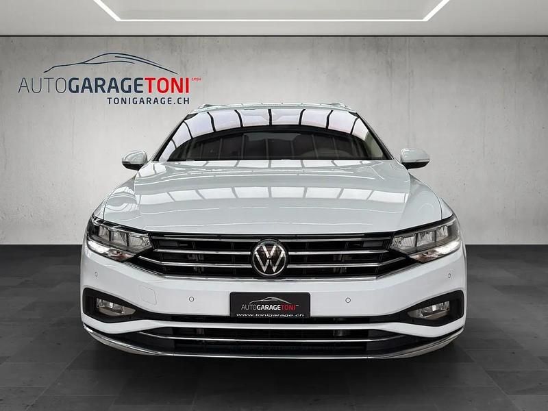 Gebraucht VW Passat Elegance 200 PS (147 kW) 2025 Weiss Kombi