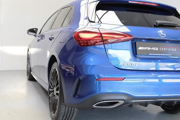 Gebraucht Mercedes A250 163 PS (119 kW) 2024 Blau Limousine