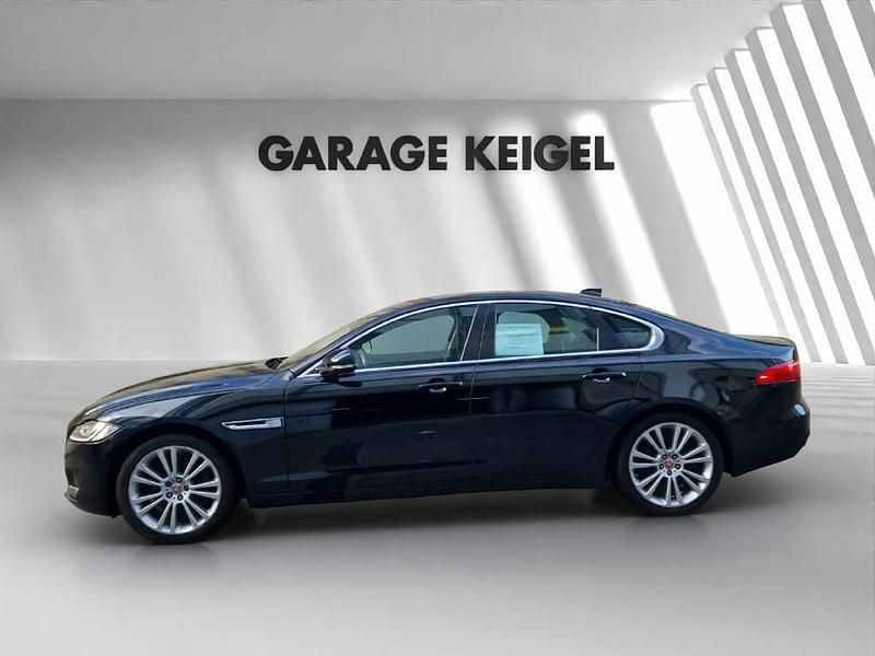 Gebraucht Jaguar XF Portfolio 180 PS (132 kW) 2016 Limousine