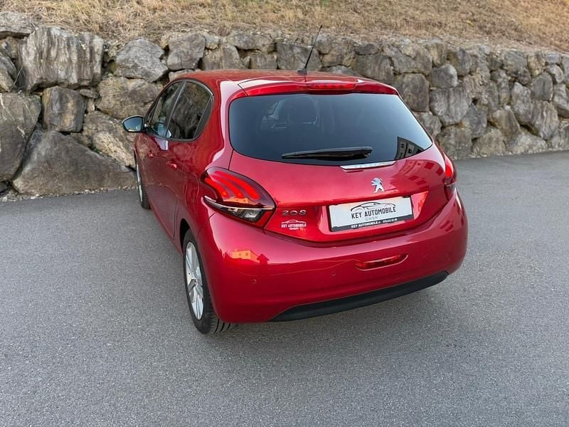 Gebraucht Peugeot 208 Signature Sky 82 PS (60 kW) 2019 Kleinwagen