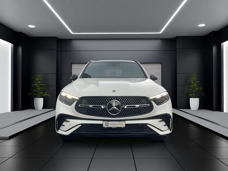 Neu Mercedes GLC200 AMG line 227 PS (166 kW) 2025 SUV