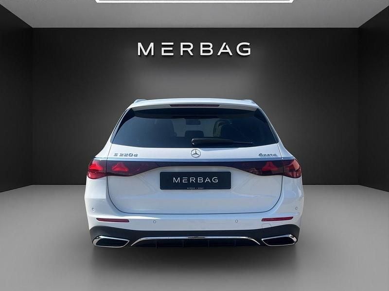 Gebraucht Mercedes E220 197 PS (144 kW) 2024 Weiss Kombi
