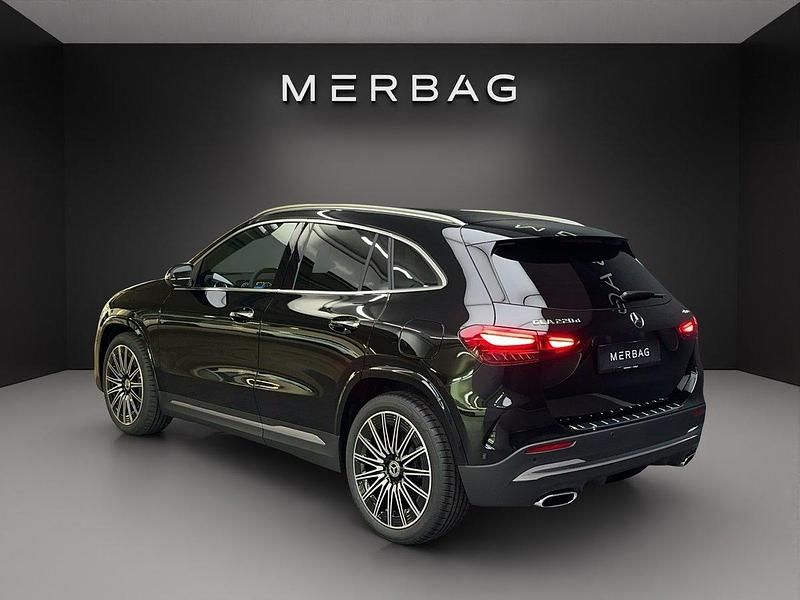 Gebraucht Mercedes GLA220 190 PS (139 kW) 2024 Schwarz SUV