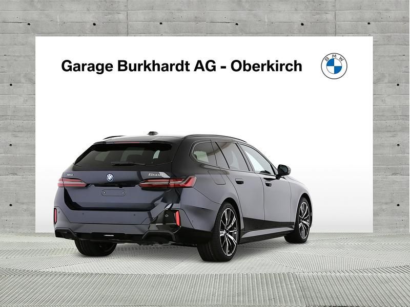 Neu BMW 550e M Sport 313 PS (230 kW) 2025 Schwarz Kombi