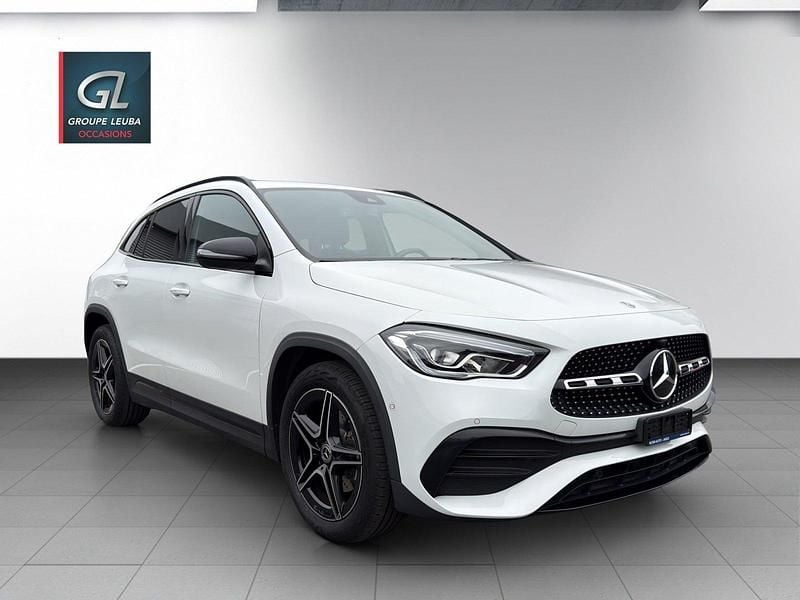 Gebraucht Mercedes GLA200 AMG line 163 PS (119 kW) 2022 Weiss SUV