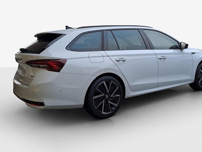 Neu Skoda Octavia Dynamic 204 PS (150 kW) 2025 Moon weiss, metallic Kombi