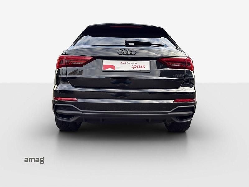 Gebraucht Audi Q3 Attraction 150 PS (110 kW) 2022 Mythosschwarz metallic SUV