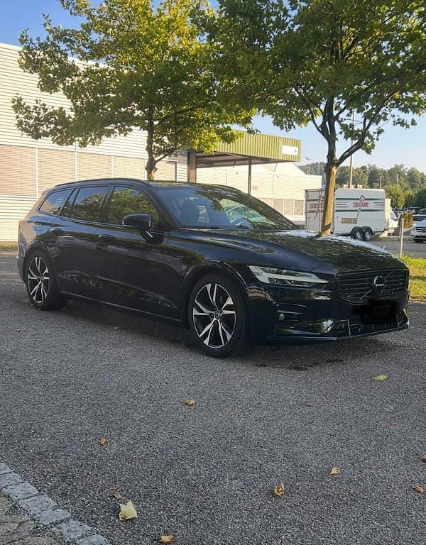 Gebraucht 2019 Volvo V60 R-Design Kombi | CHF 23’500 (Fairer Preis) - Bild 1/4