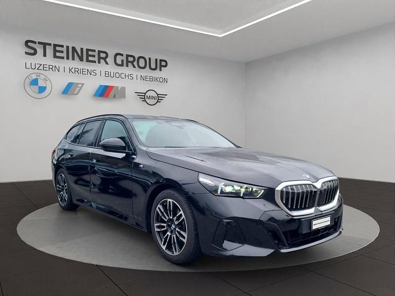Gebraucht BMW 520 M Sport 197 PS (144 kW) 2025 Schwarz Kombi