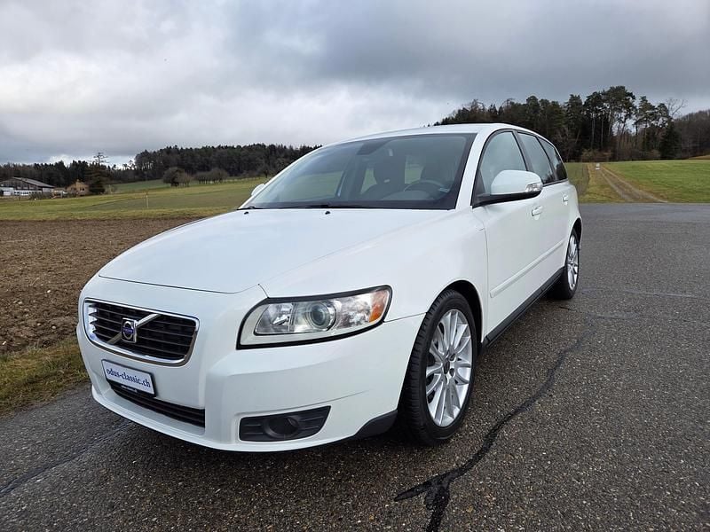 Gebraucht Volvo V50 Kinetic 109 PS (80 kW) 2010 Kombi