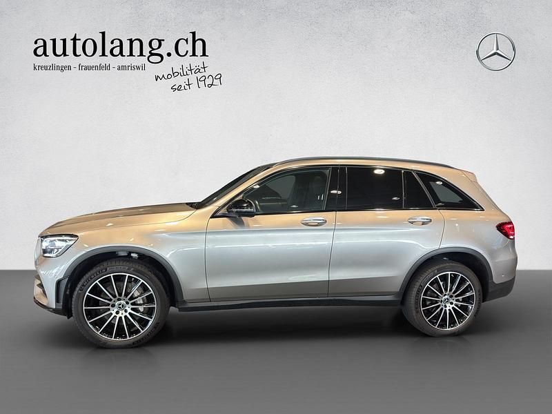 Gebraucht Mercedes GLC300e AMG line 333 PS (244 kW) 2022 Silber SUV