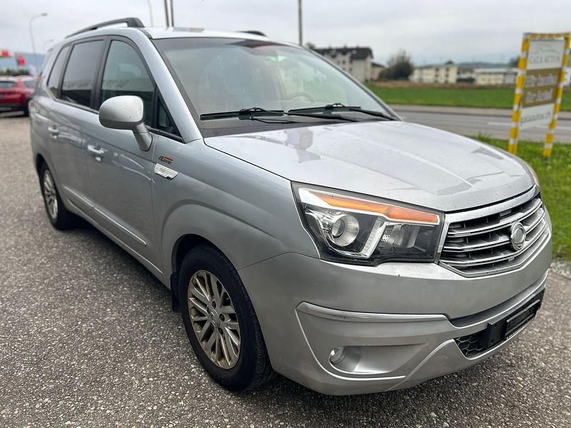 Gebraucht Ssangyong (KGM) Rodius Sapphire 155 PS (114 kW) 2014 Van / Kleinbus
