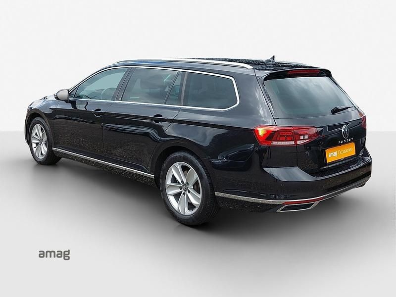 Gebraucht VW Passat Elegance 200 PS (147 kW) 2022 Deepblack perleffekt Kombi