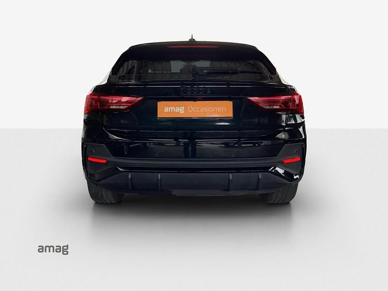 Gebraucht Audi Q3 Sportback Attraction 245 PS (180 kW) 2022 Mythosschwarz metallic SUV