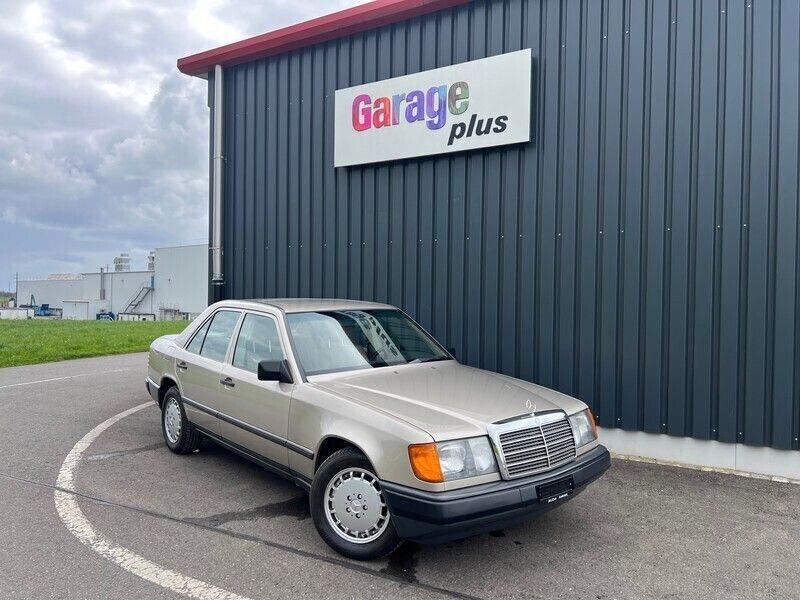 Gebraucht 1988 Mercedes E260 Limousine | CHF 10’900 - Bild 1/4